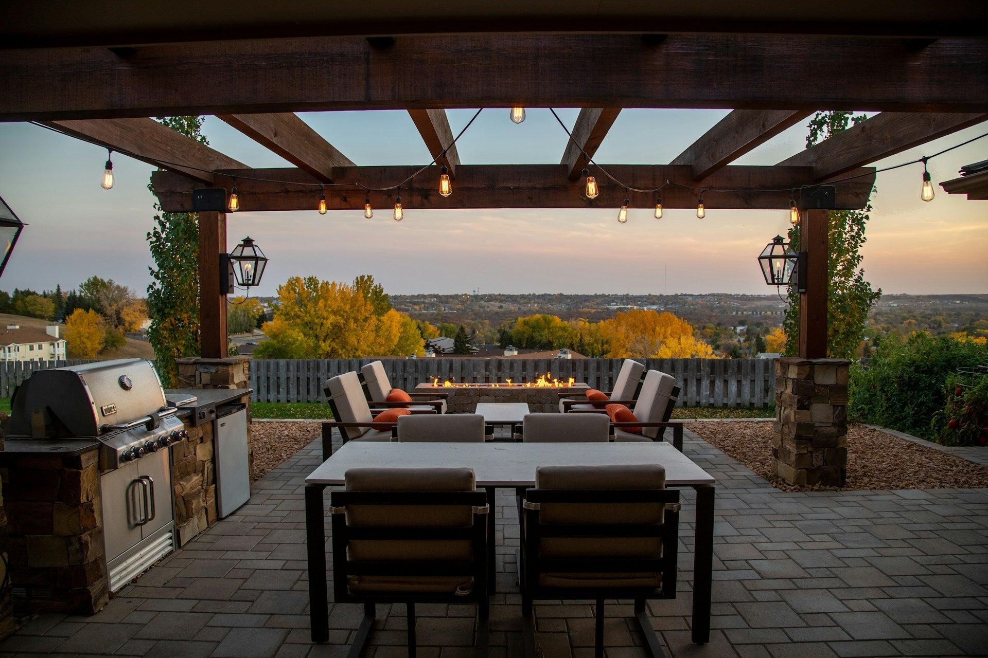 outdoor entertaining space