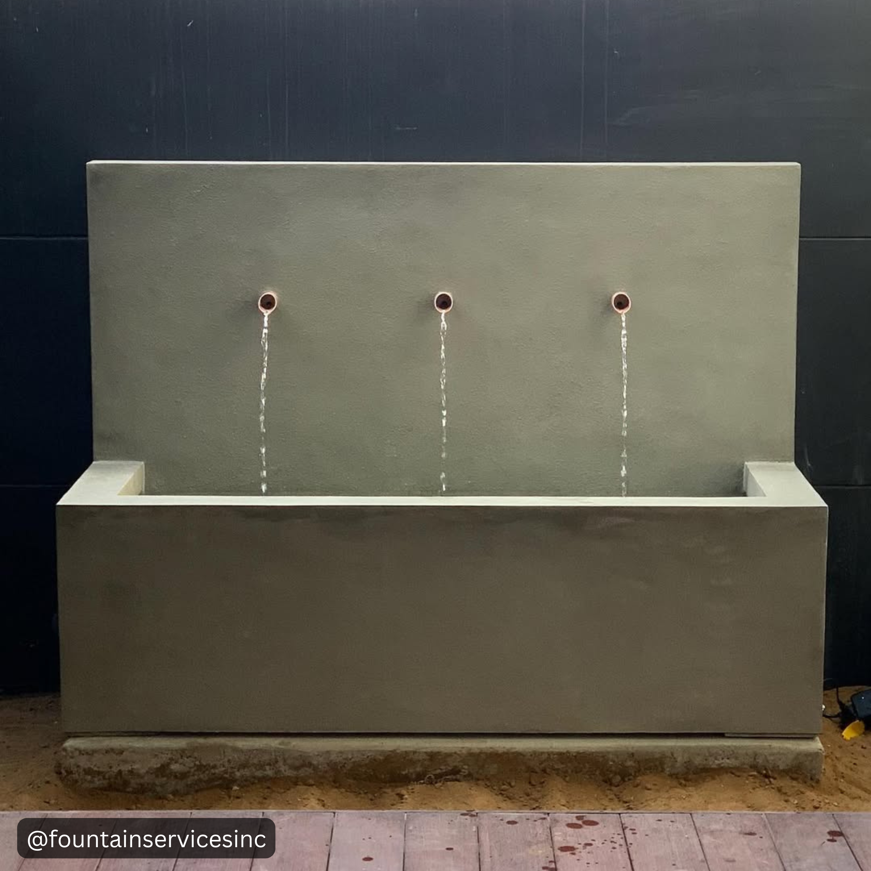 Long Beach Wall Outdoor Fountain