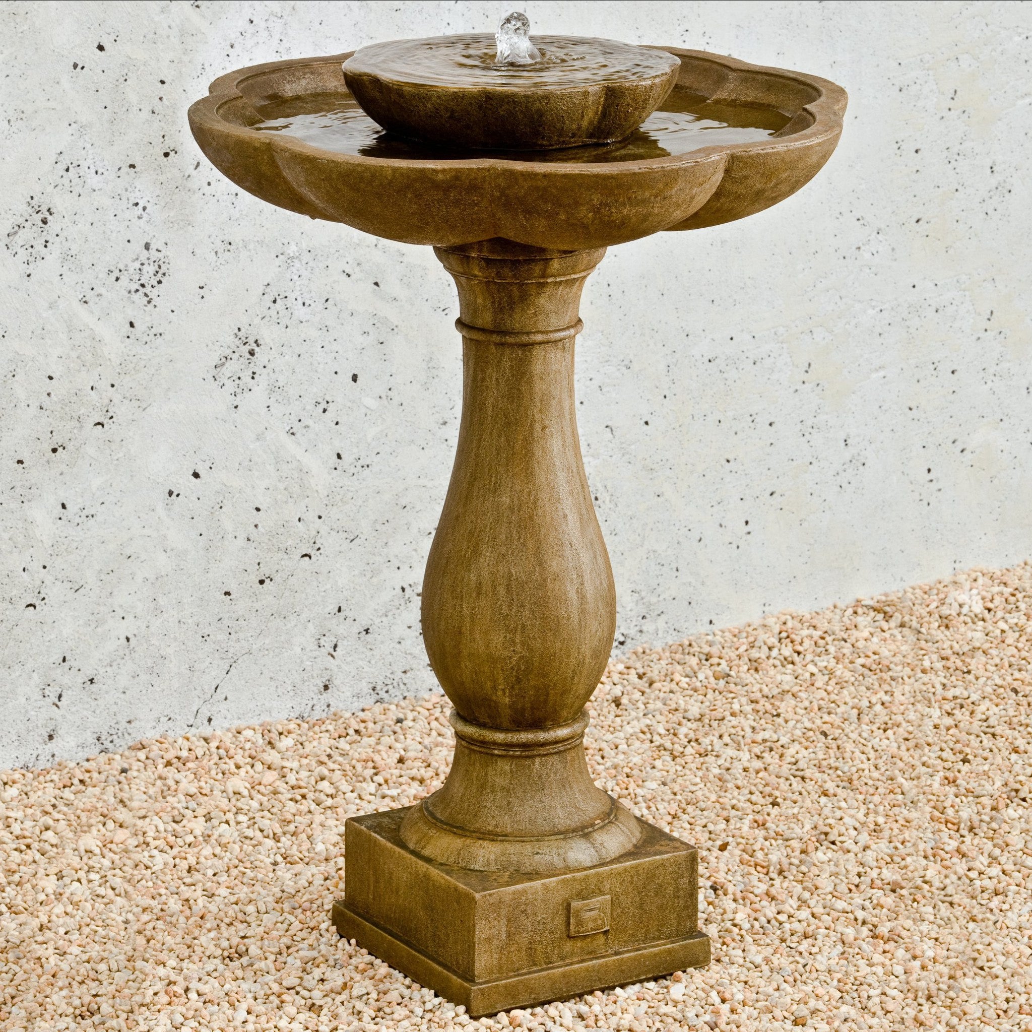 Flores Pedestal Garden Water Fountain