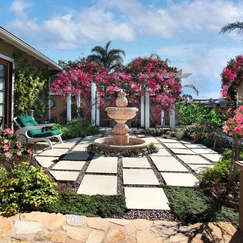 Piña Cascada Outdoor Fountain in Rondo Pool