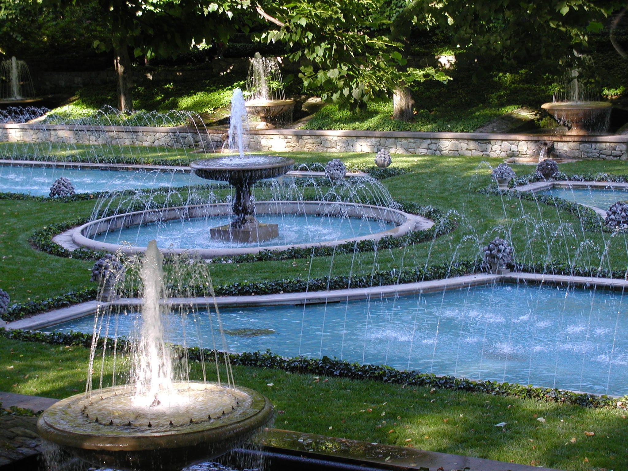 outdoor garden water fountains