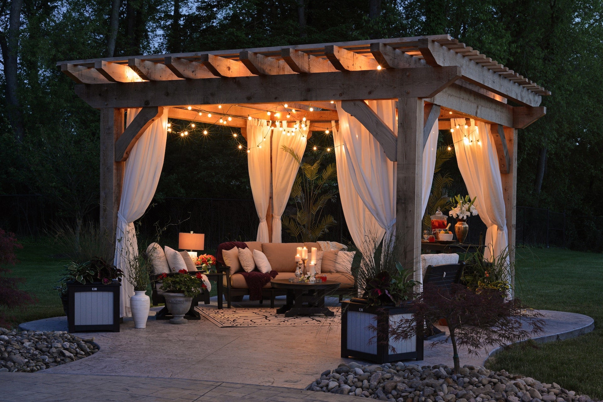 outdoor tribute space