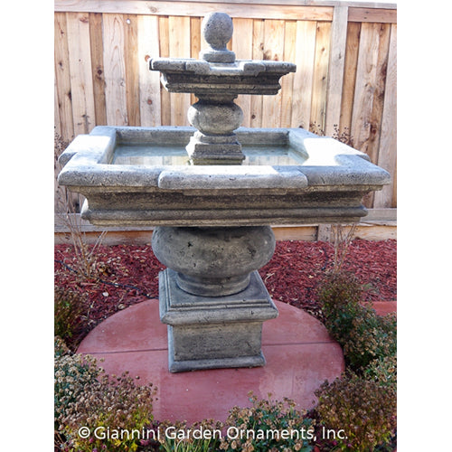 Fontana Quadra Outdoor Water Fountain
