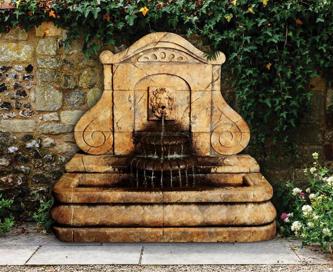 Avignon Lion Wall Outdoor Fountain